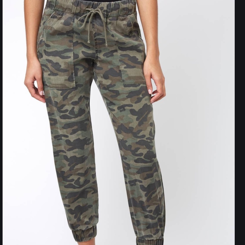 Cloth and Stone Camo Joggers